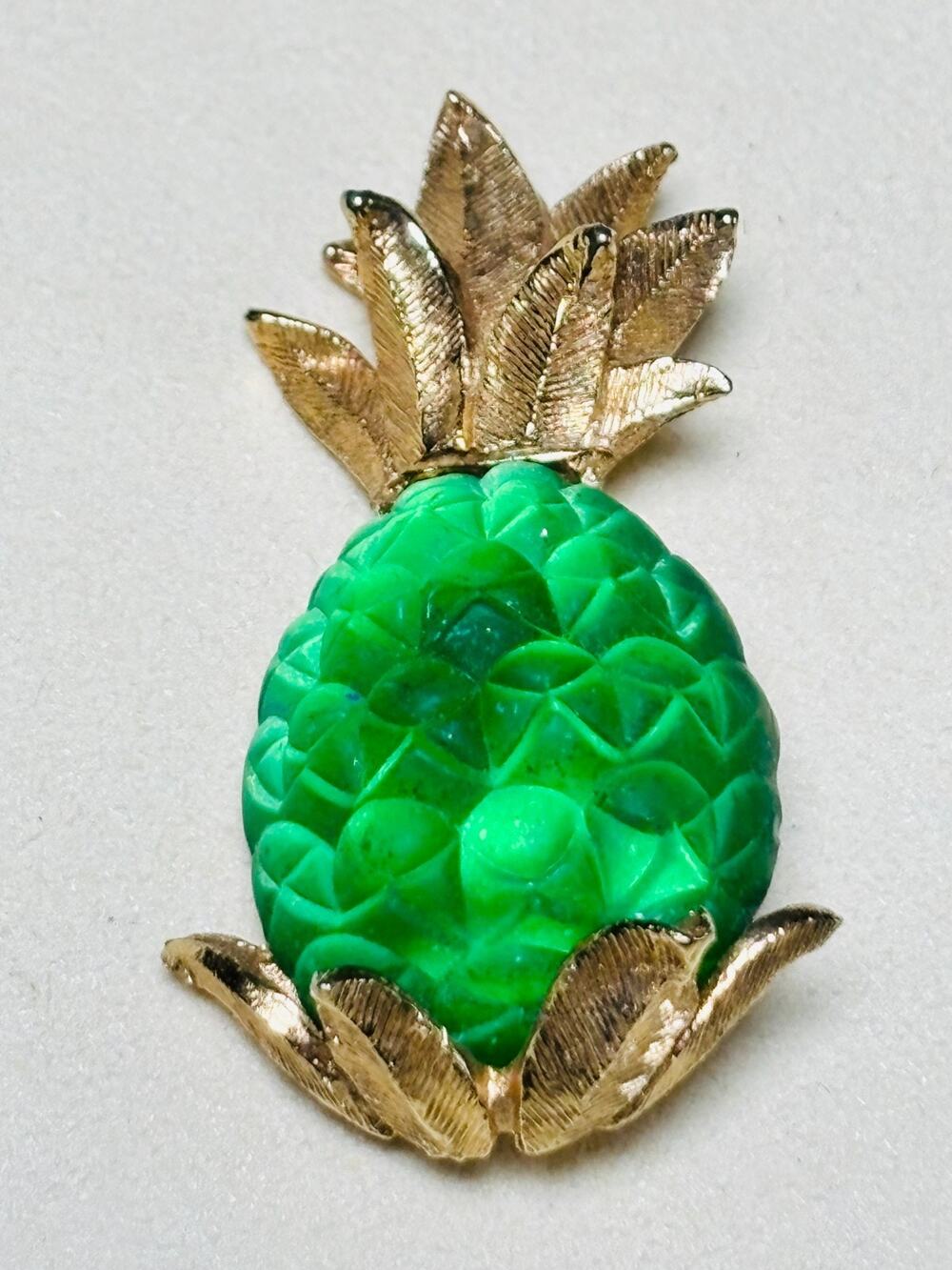 Vintage Napier Frosted Molded Green Glass Pineapple Brooch Pin Book Piece 1.75”